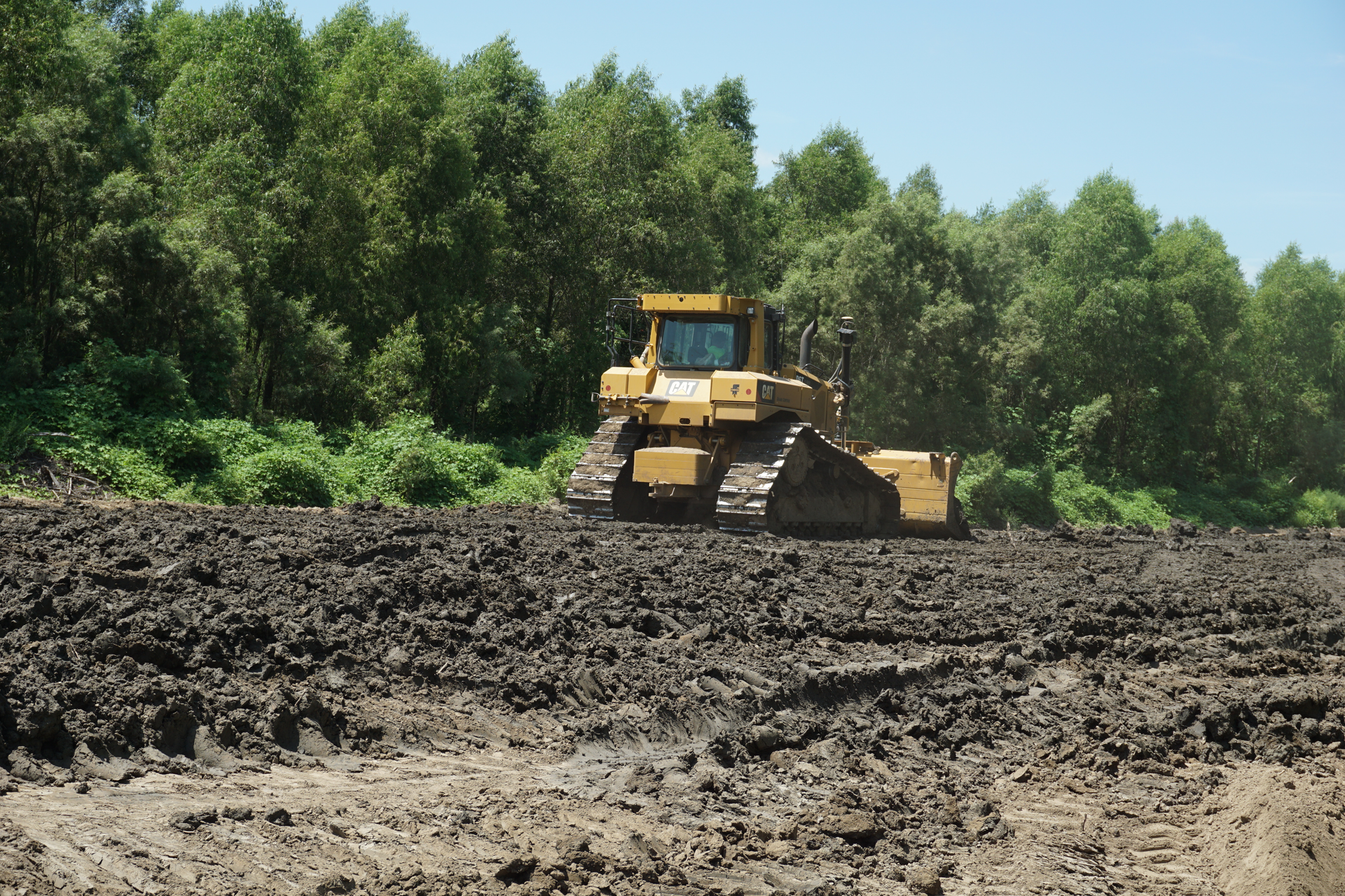 Oak Hill contractors serves several markets including coal mine reclamation, landfill cell construction and U.S. Army Corps of Engineers projects.
